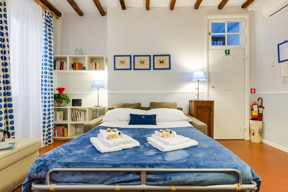 Rome as you feel - Piazza dei Satiri 19/50