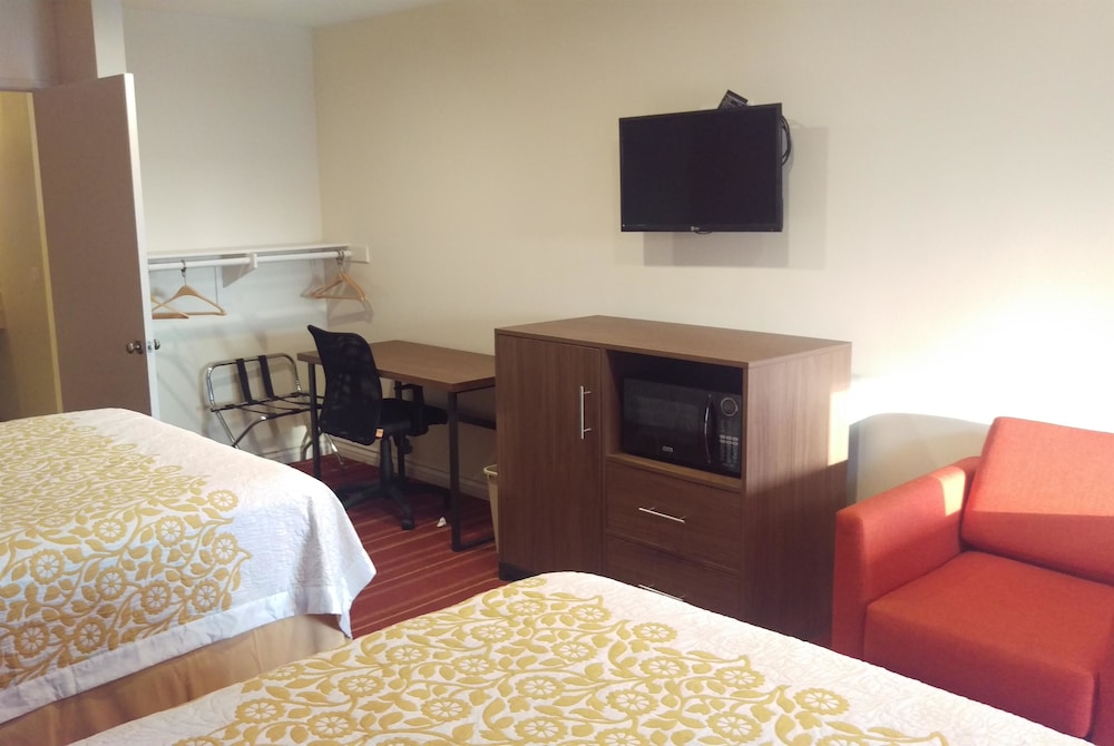 Days Inn By Wyndham Hemet 10/18