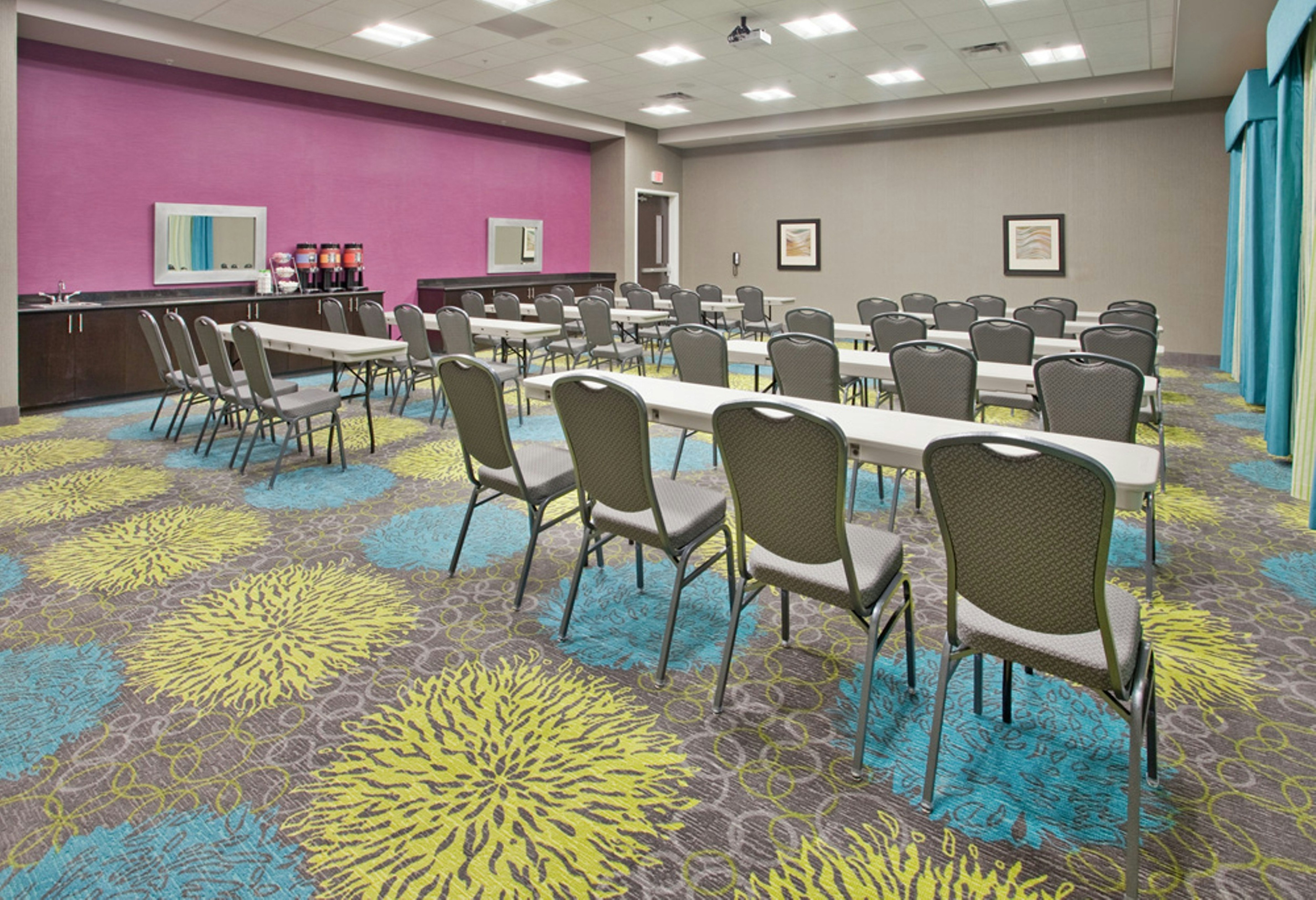 Hampton Inn Kearney 55/57