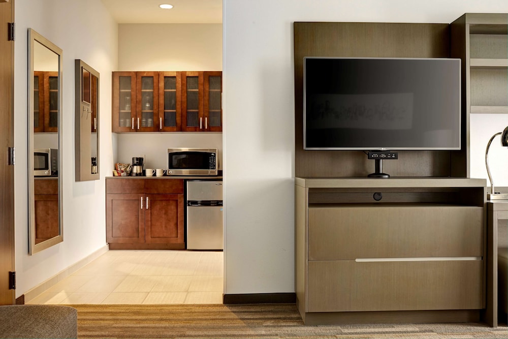 Hyatt House Seattle/Redmond 5/70