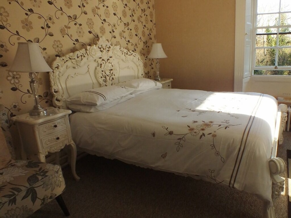 Hedgefield House 13/34