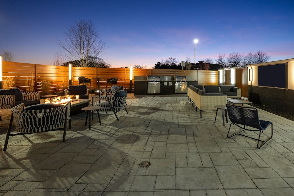 TownePlace Suites Canton Riverstone Parkway 11/38