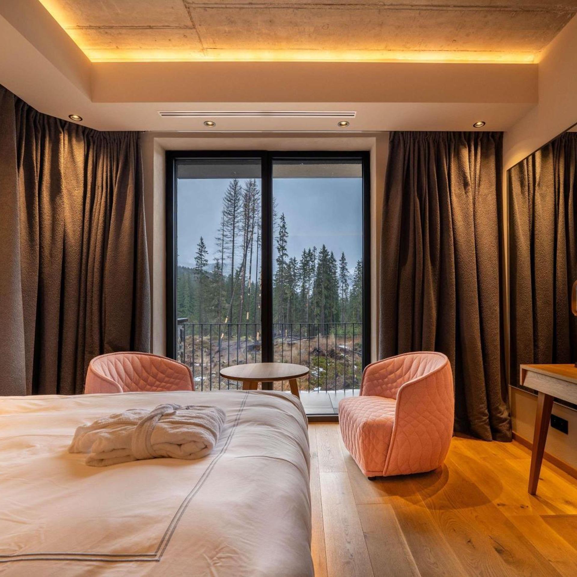 Grand, Swiss, Suite, King Bed