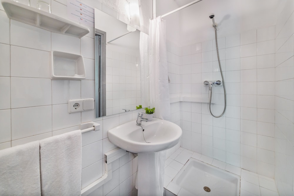 Boutique Hostal Oriola 48/50