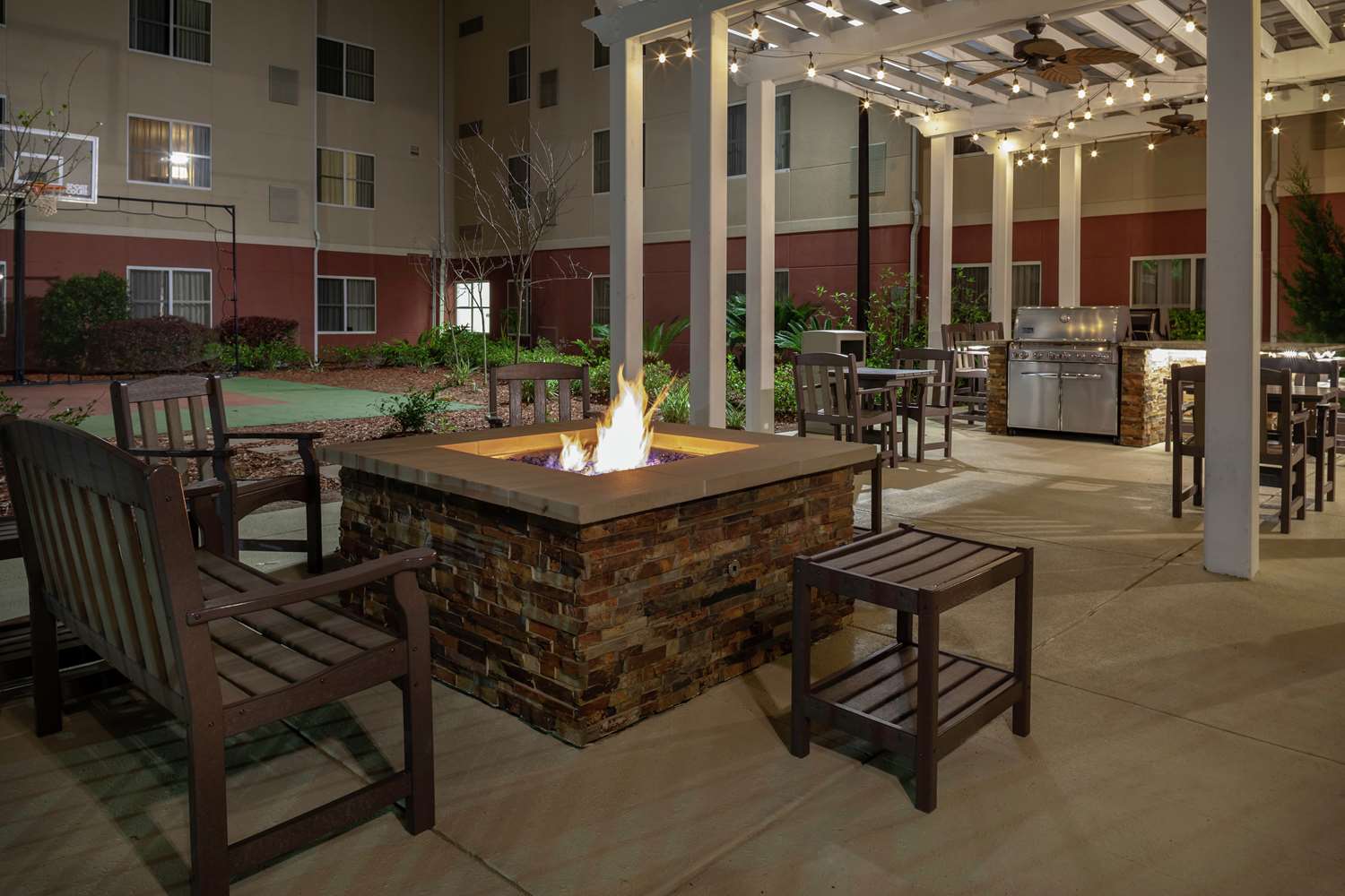 restaurant cafeteria
