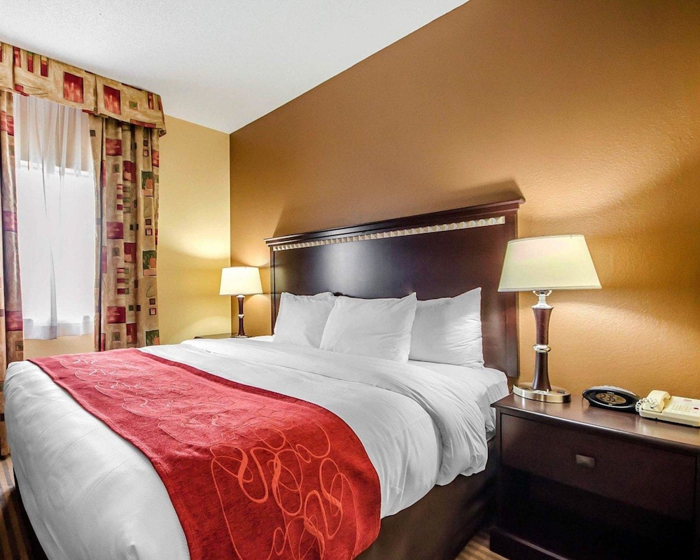 Comfort Suites Louisville East 17/38