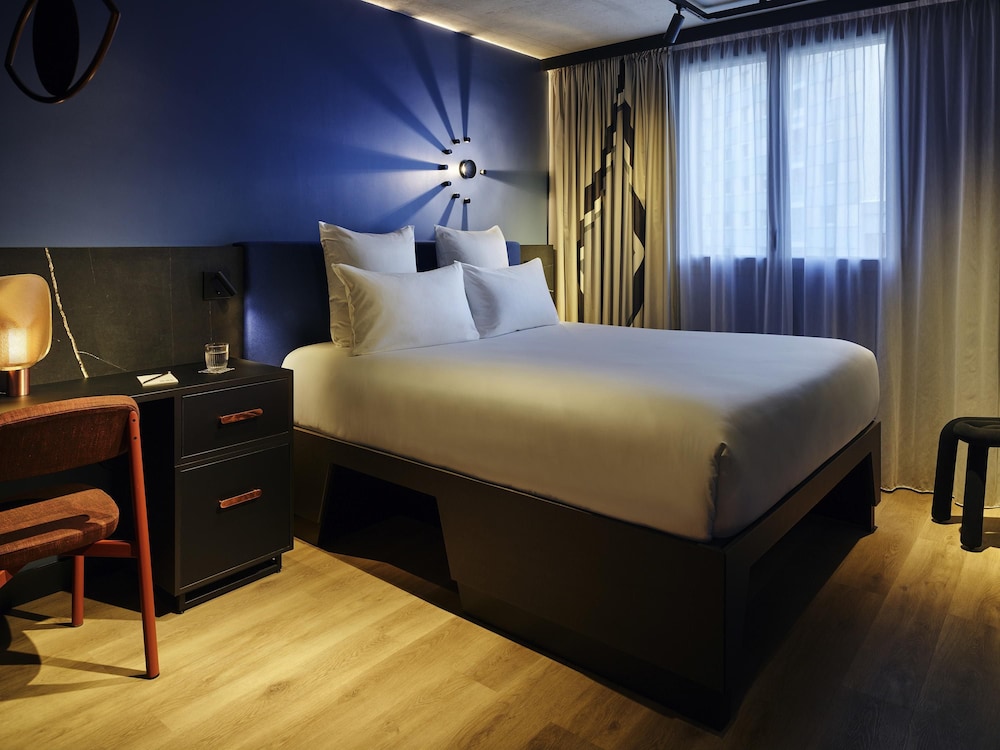 TRIBE Paris Saint Ouen 15/59