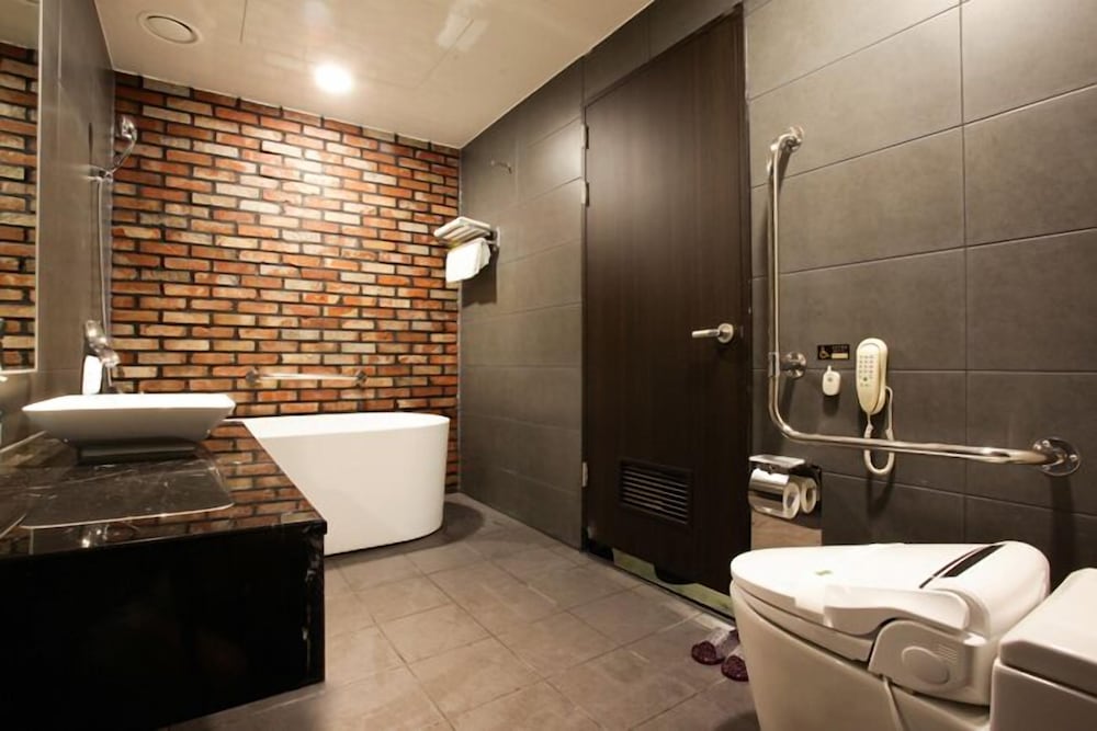 KARAK TOURIST HOTEL 44/50