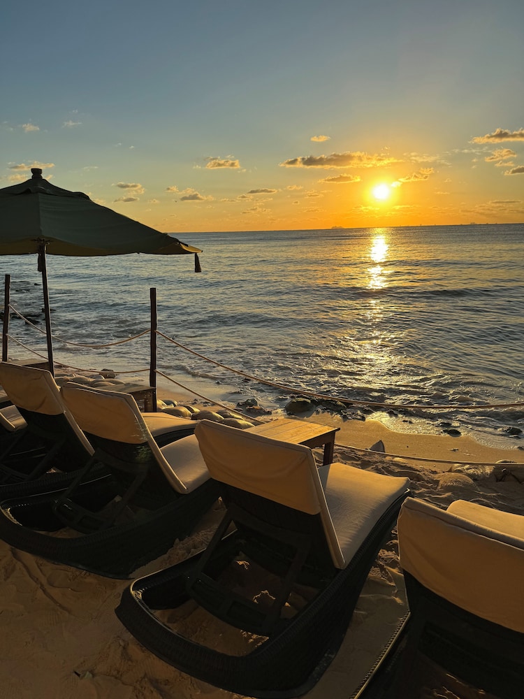 Hotel Colibri Beach 80/82