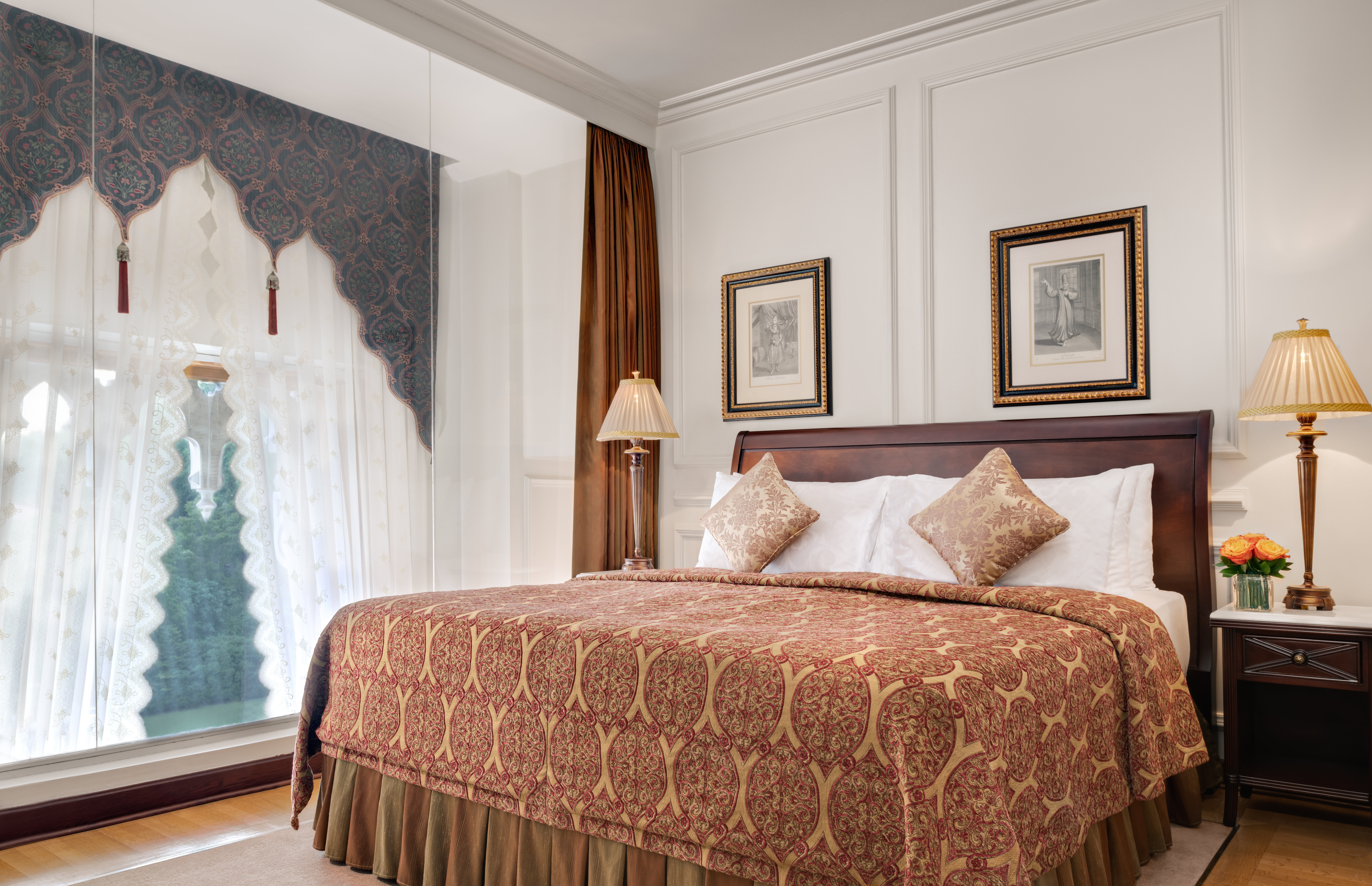 VALIDE SULTAN, SUITE