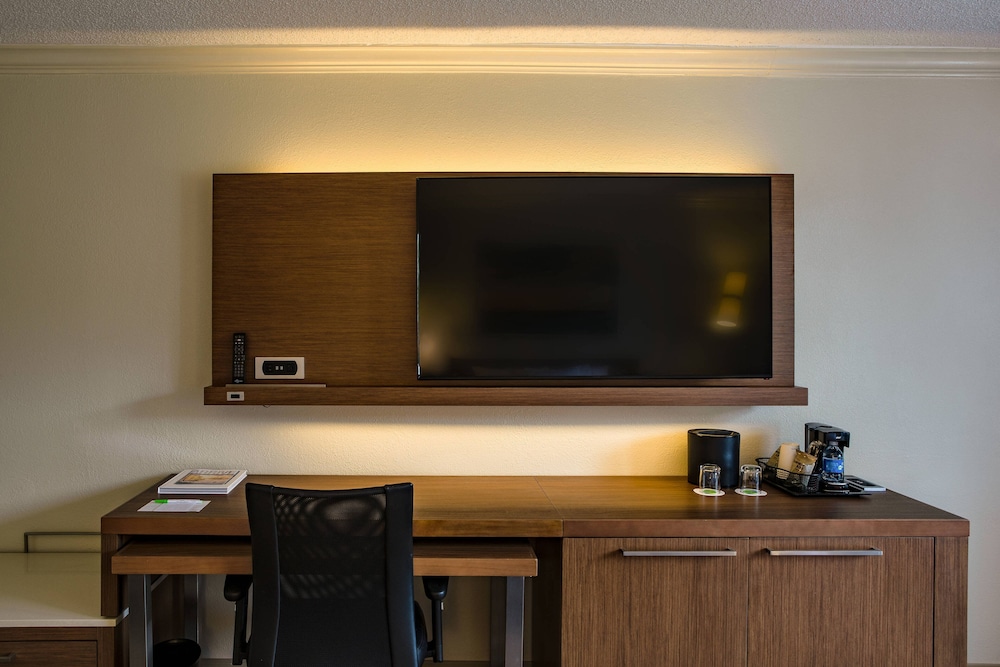 Courtyard By Marriott Naples 8/50