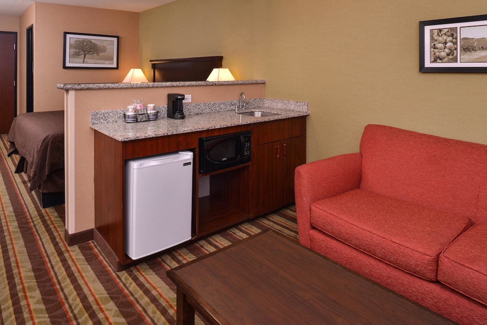 Best Western Wilsonville Inn & Suites 22/28