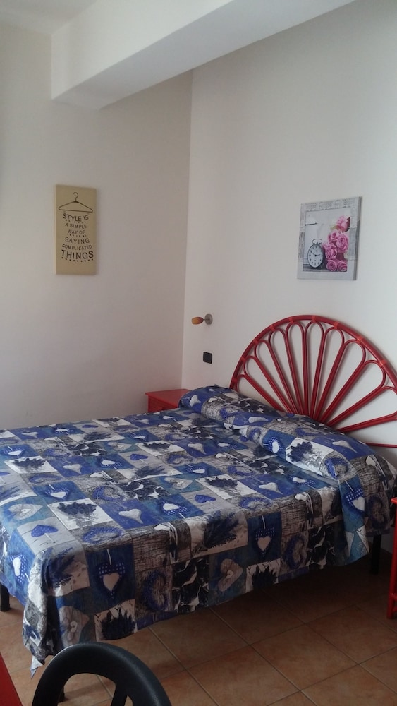 Beach Hotel 17/43