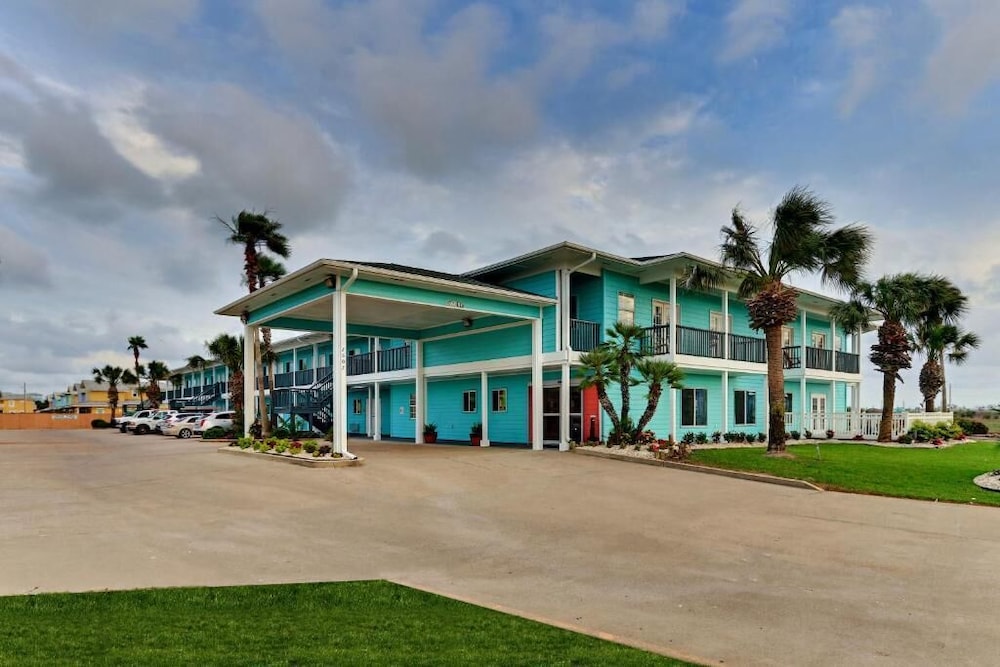 OYO The Island Hotel 6/76