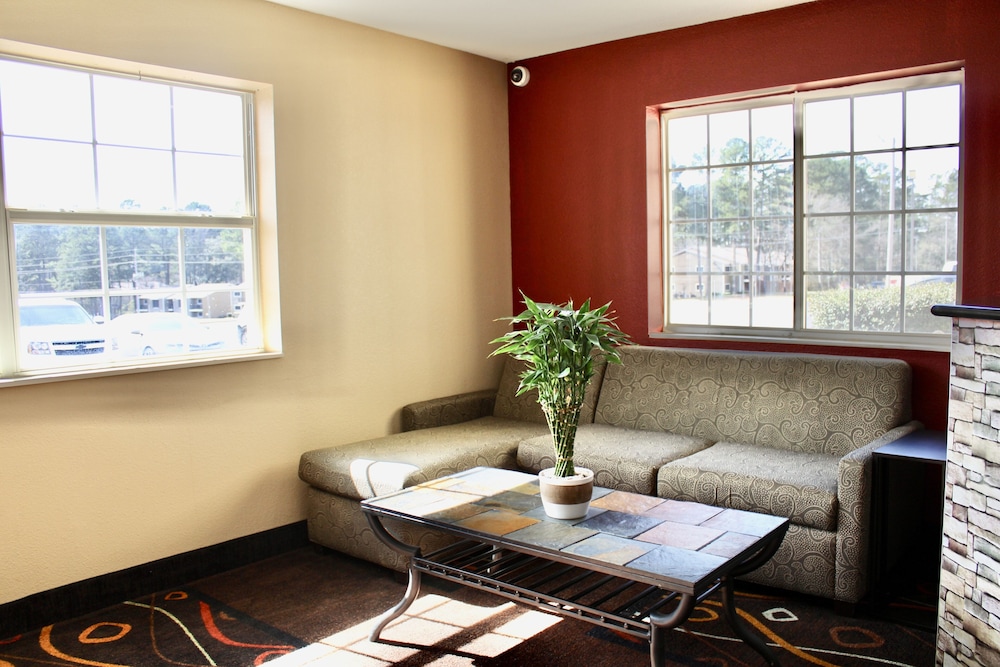 Hometown Inn Suites 34/51