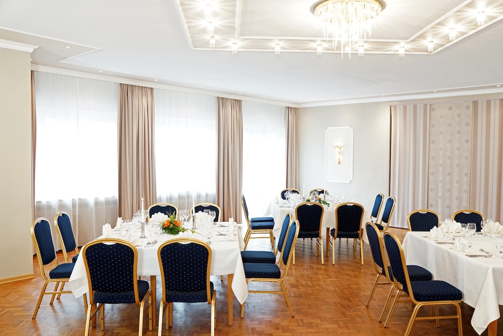 Hunerbein's Posthotel 29/49