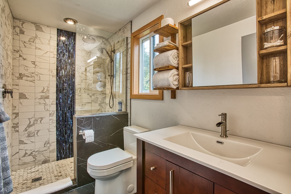 Sehome Garden Inn 28/29