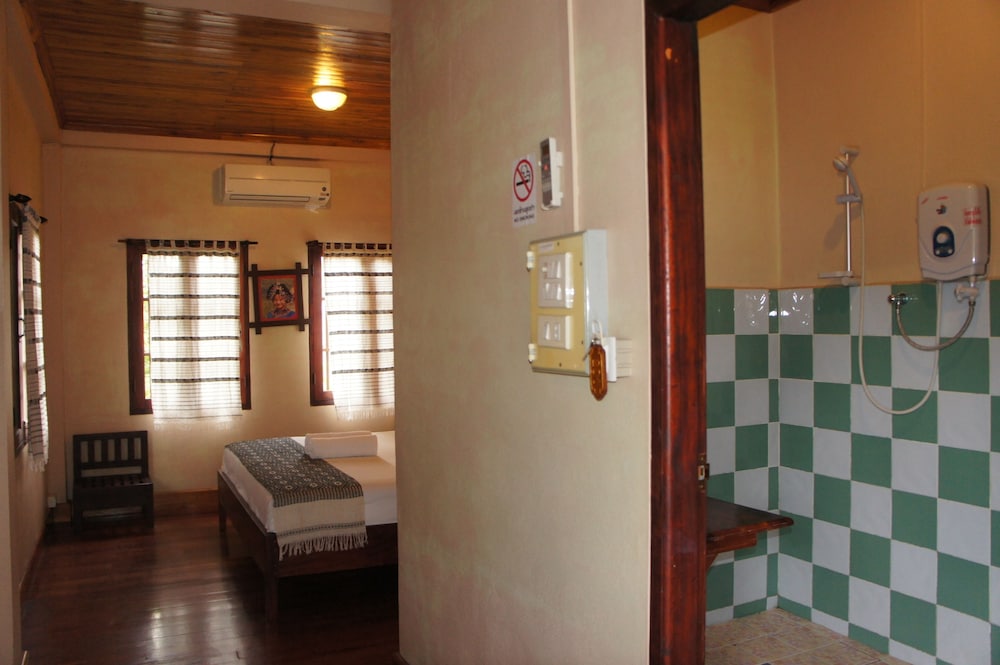 Lao Lu Lodge 91/91
