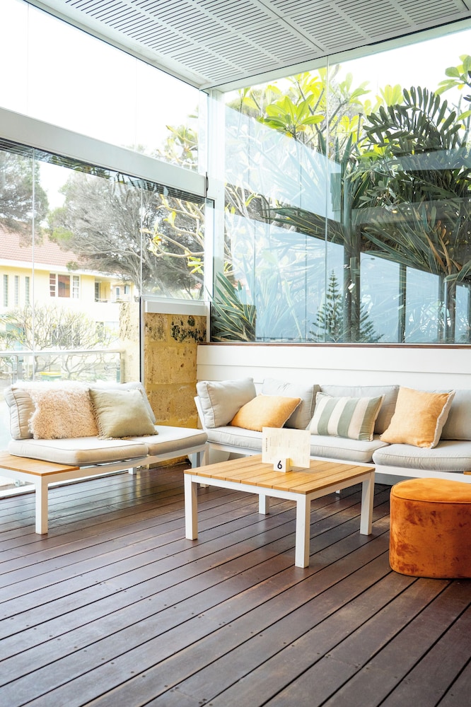 Cottesloe Beach Hotel 28/68