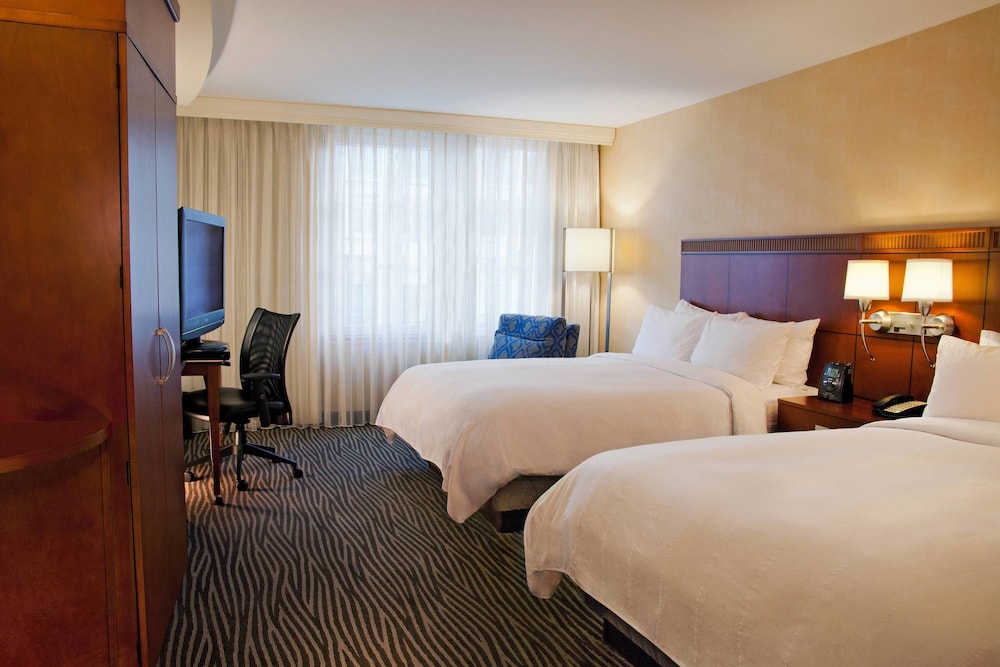 Courtyard by Marriott Seattle Bellevue/Downtown 7/38