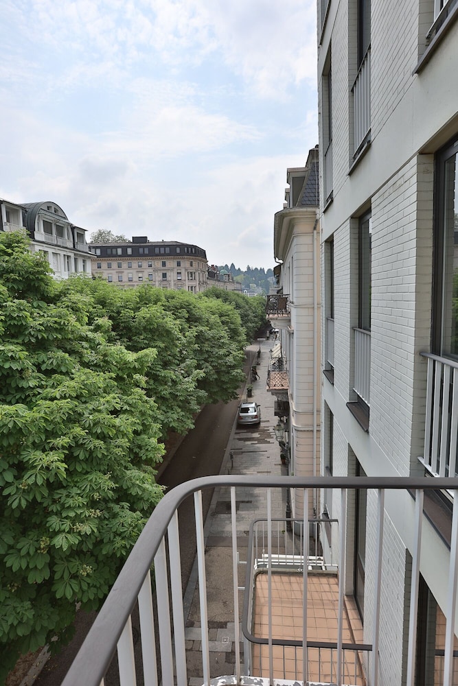 Hotel Quellenhof 39/48