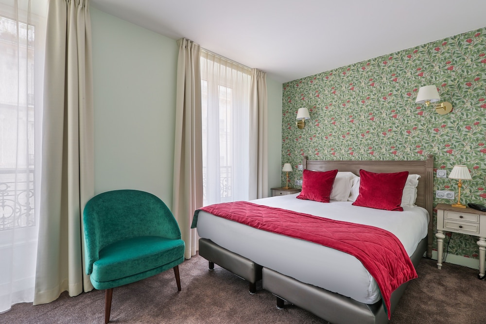 Hotel De Sevres 9/45
