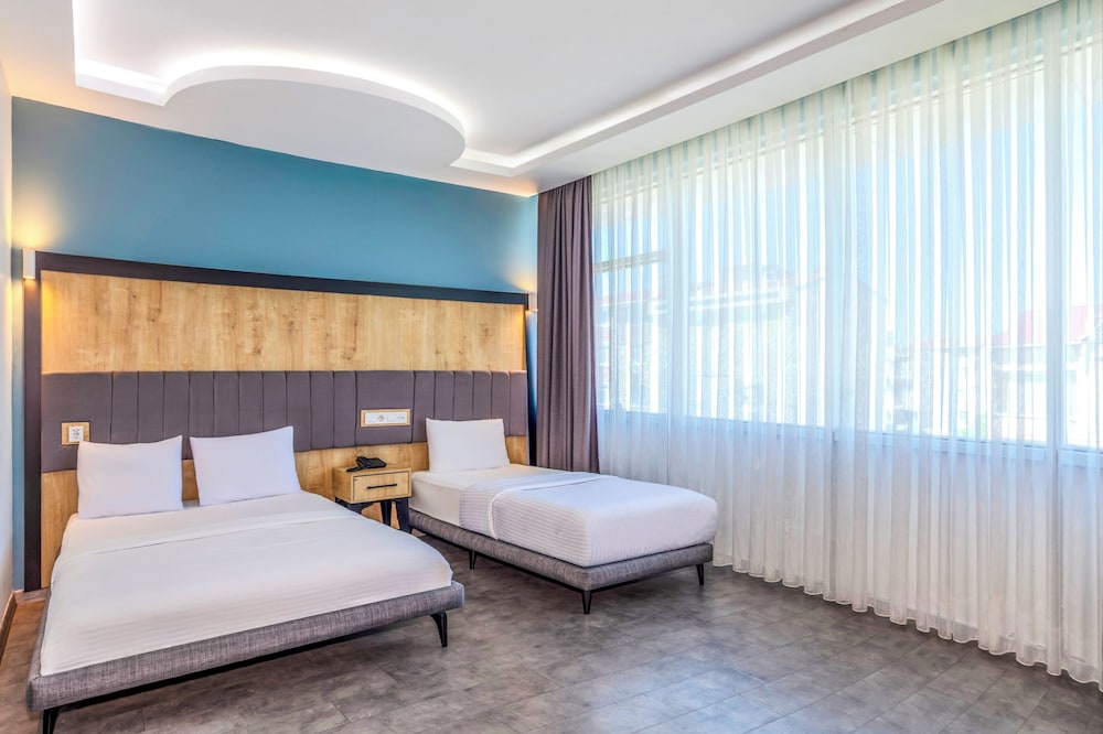Skylon Airport Hotel 25/49