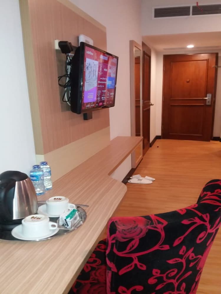 GiiA Sanno Pluit Jakarta 17/22