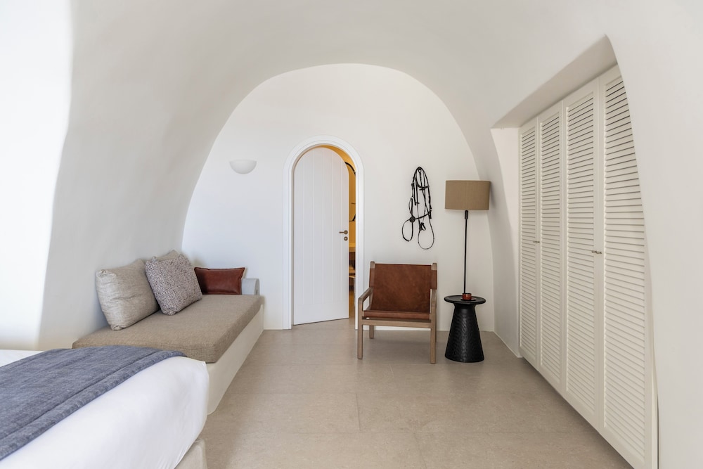 Nara, Suite, King Bed, Cliff Location