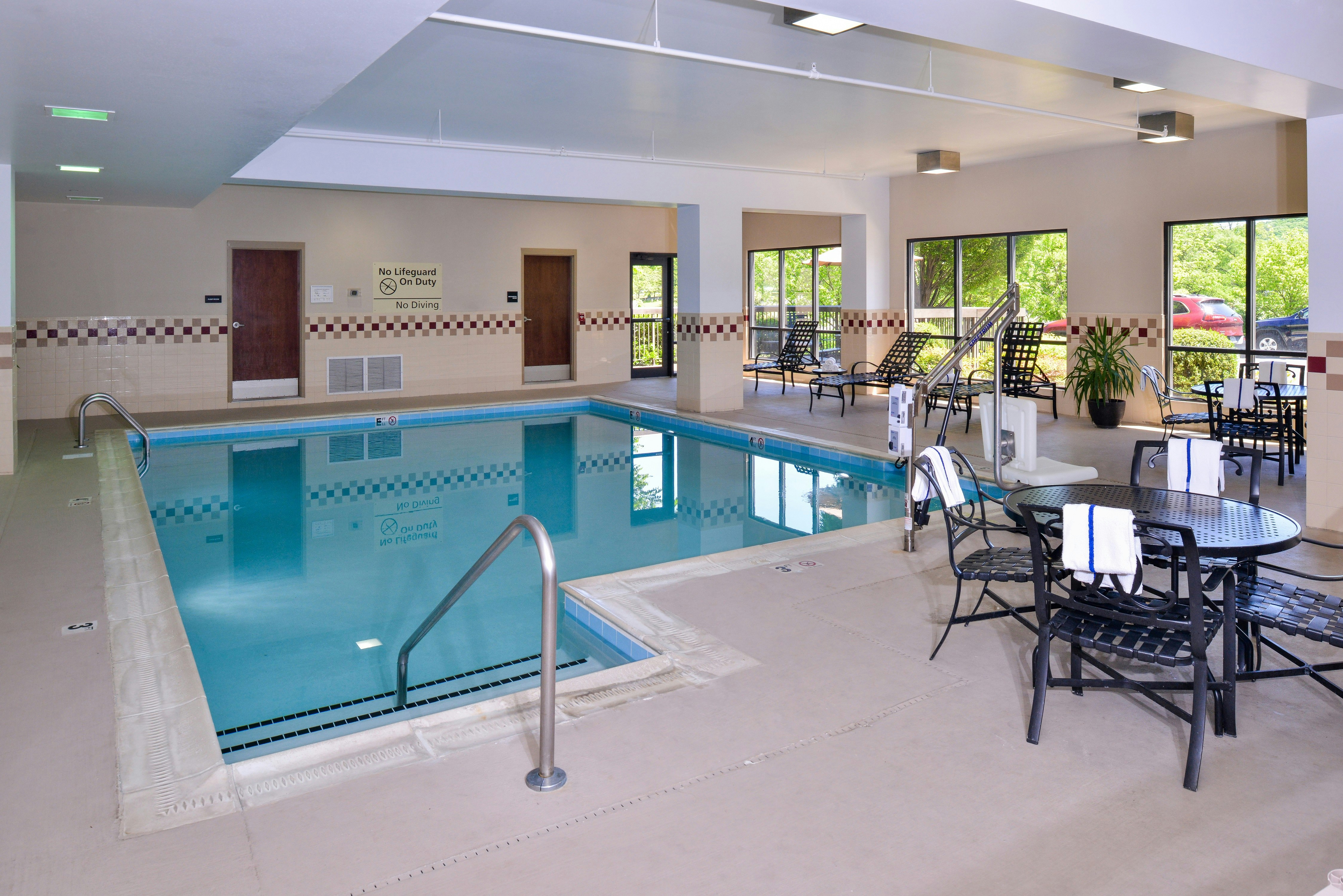 Hampton Inn Waynesboro/Stuarts Draft, VA 19/42
