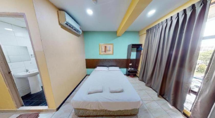 Aristo Hotel At Putatan 16/56