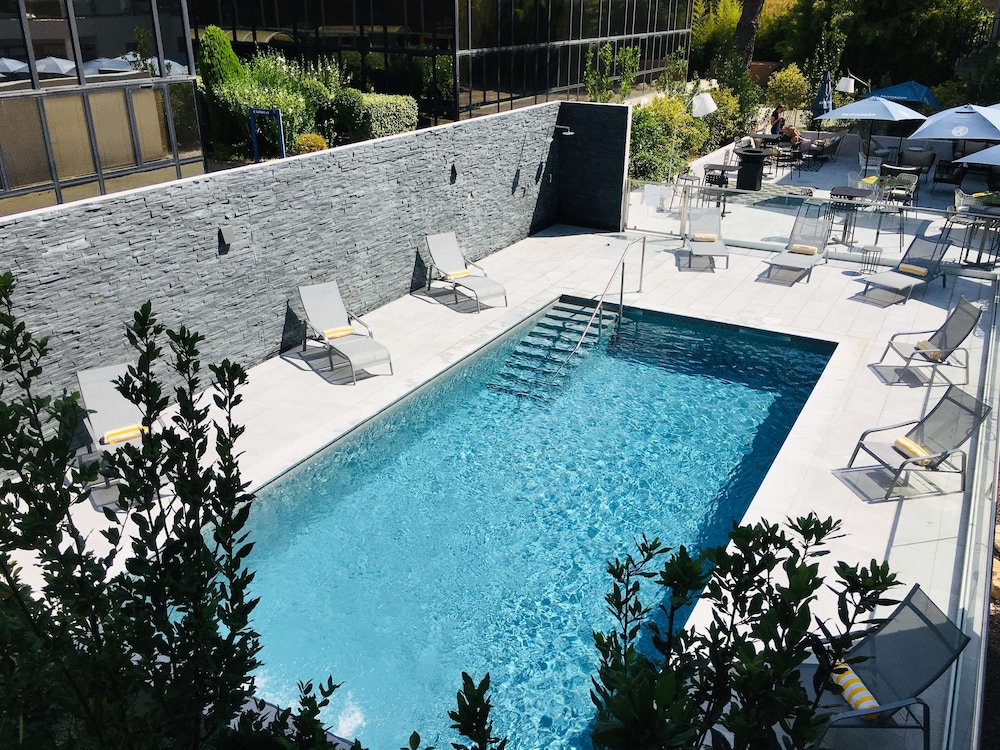 Radisson Hotel Aix En Provence 3/65
