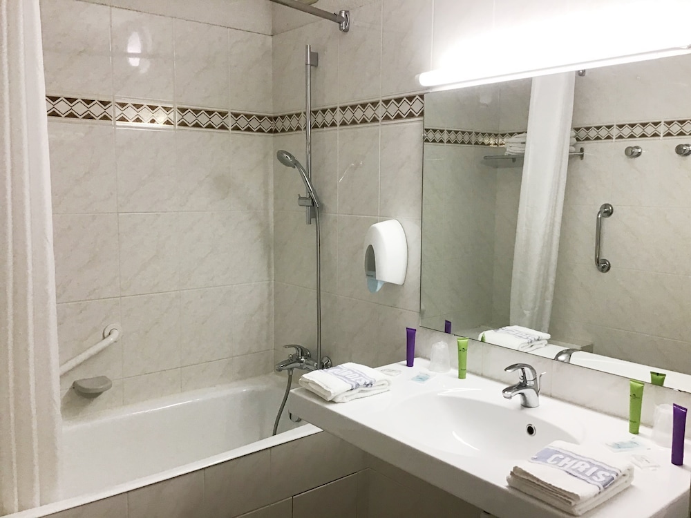 Hotel Christ Roi 13/64