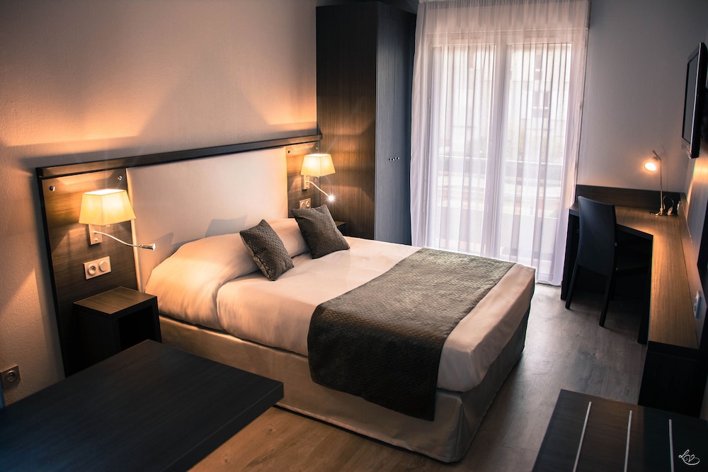 Sejours Et Affaires Aix Mirabeau 16/28
