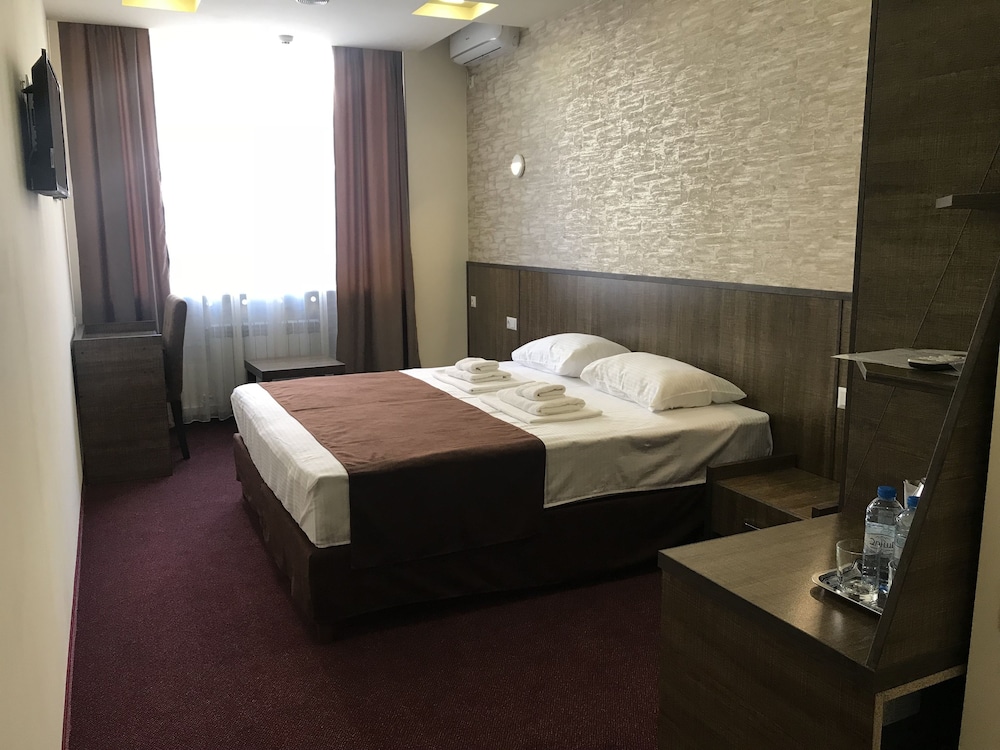 Hobby Hotel 10/34