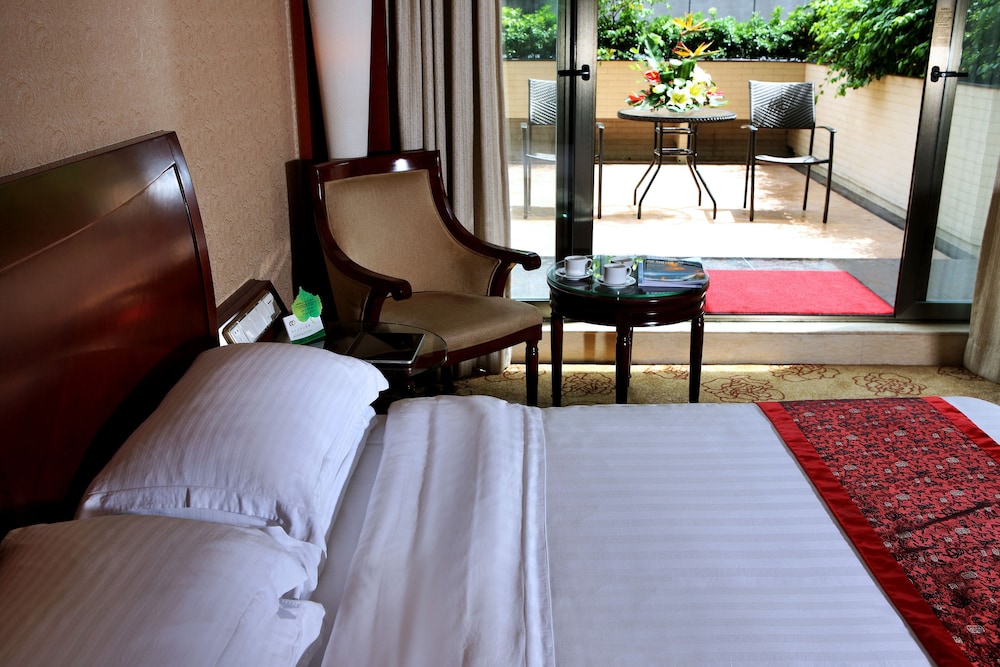 Hongfeng Hotel 25/50