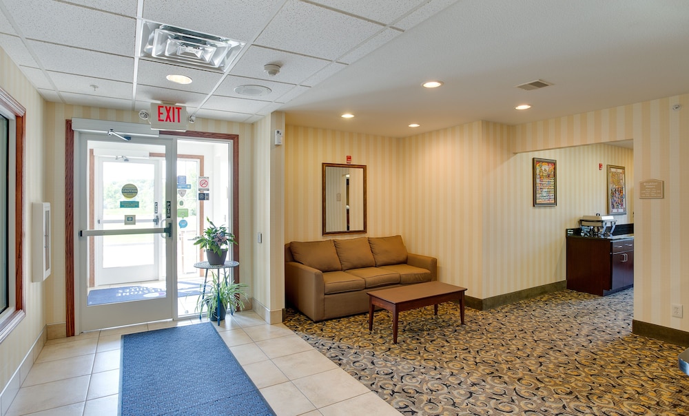 Cobblestone Inn & Suites - Clintonville 30/50