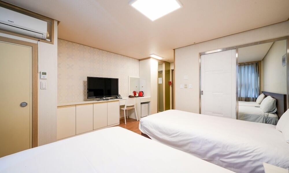 Galaxy Hotel 18/48