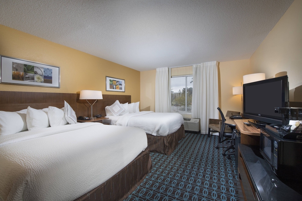 Fairfield Inn And Suites Charleston North University Area 8/20