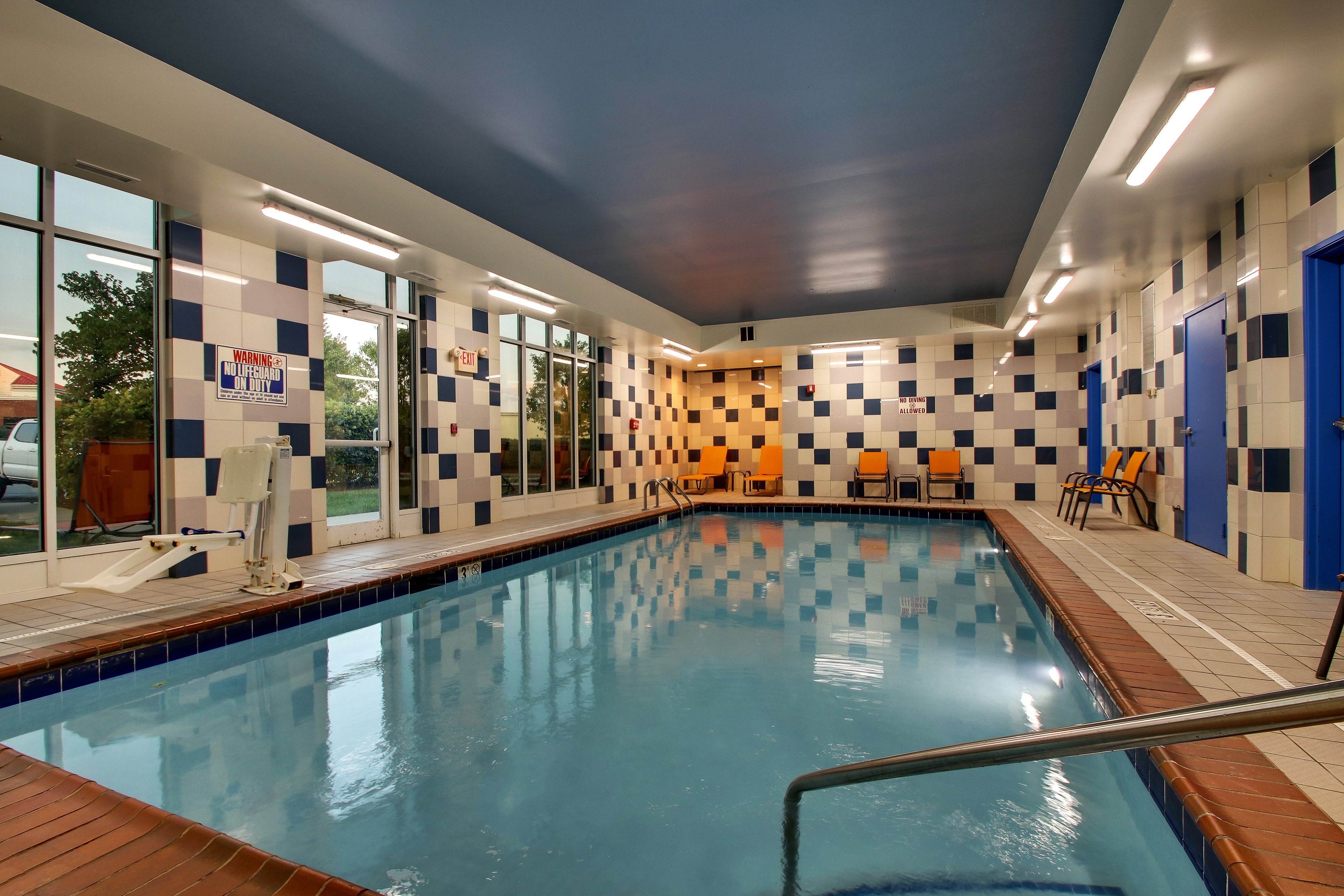 Holiday Inn Express Lexington North Georgetown 31/48
