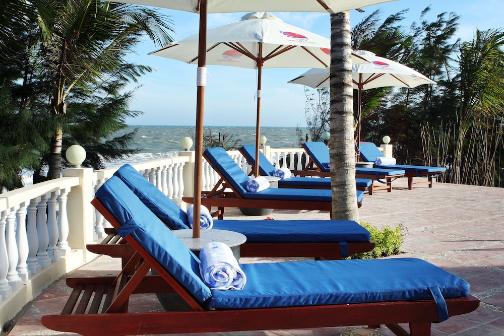 Golden Coast Resort And Spa 23/50