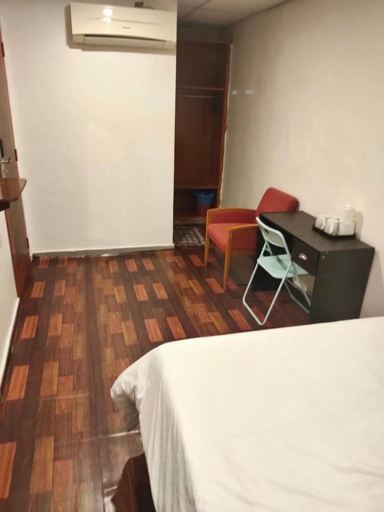 OYO 90273 Mz Hotel 7/20