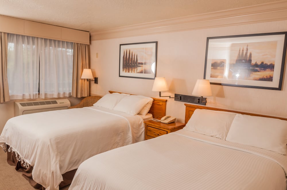Coachman Inn Suites 19/64
