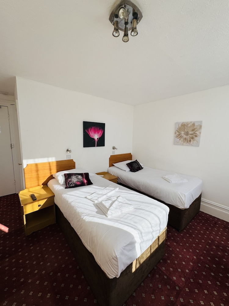 Carlton Court Hotel Eastbourne 15/49