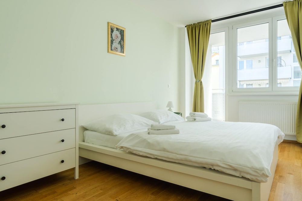 Ambiente Serviced Apartments - Centre 20/50