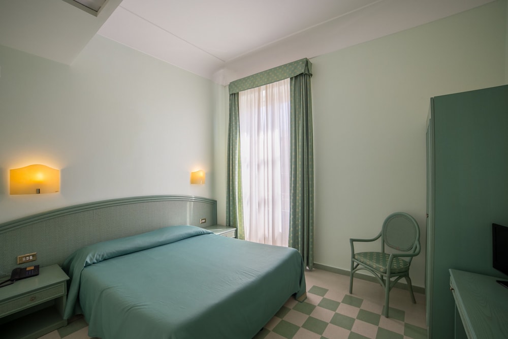 Gran Bretagna Hotel 12/36