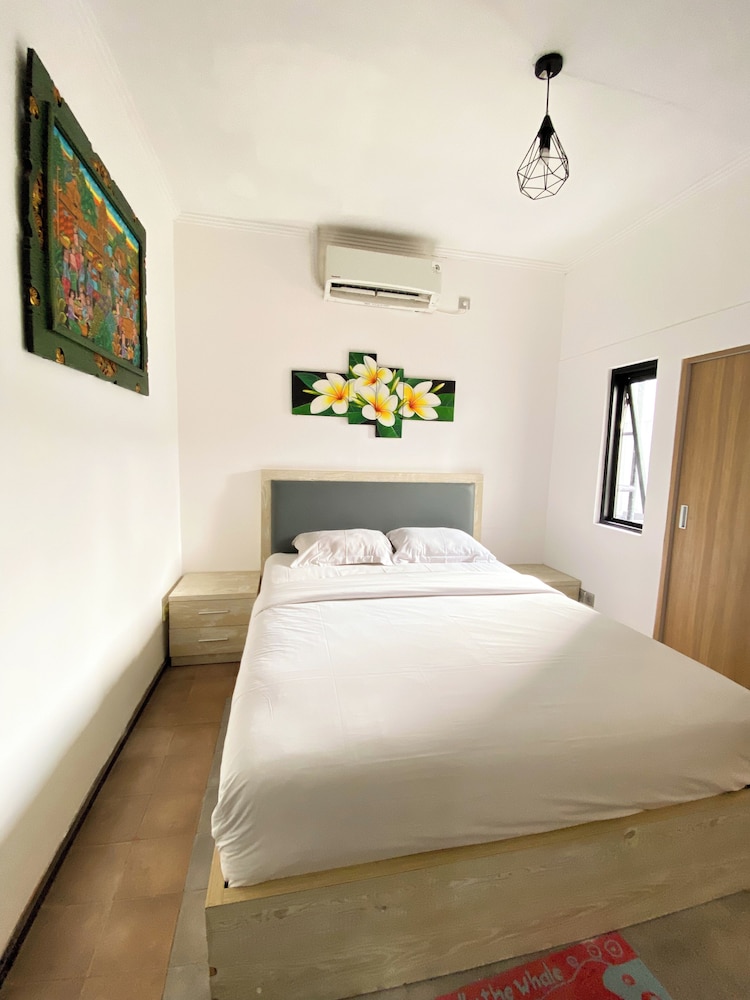 Ala Hostel 11/40
