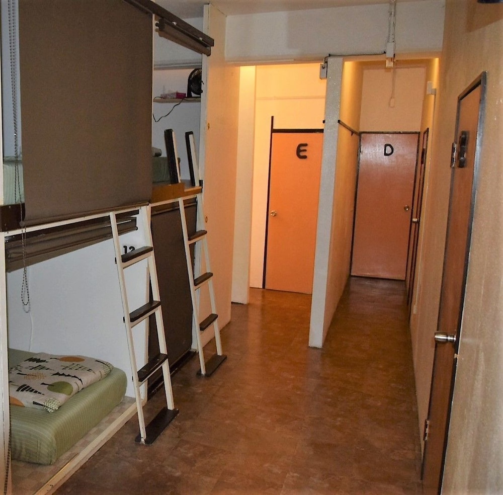 Kumoji-So Hostel 9/16