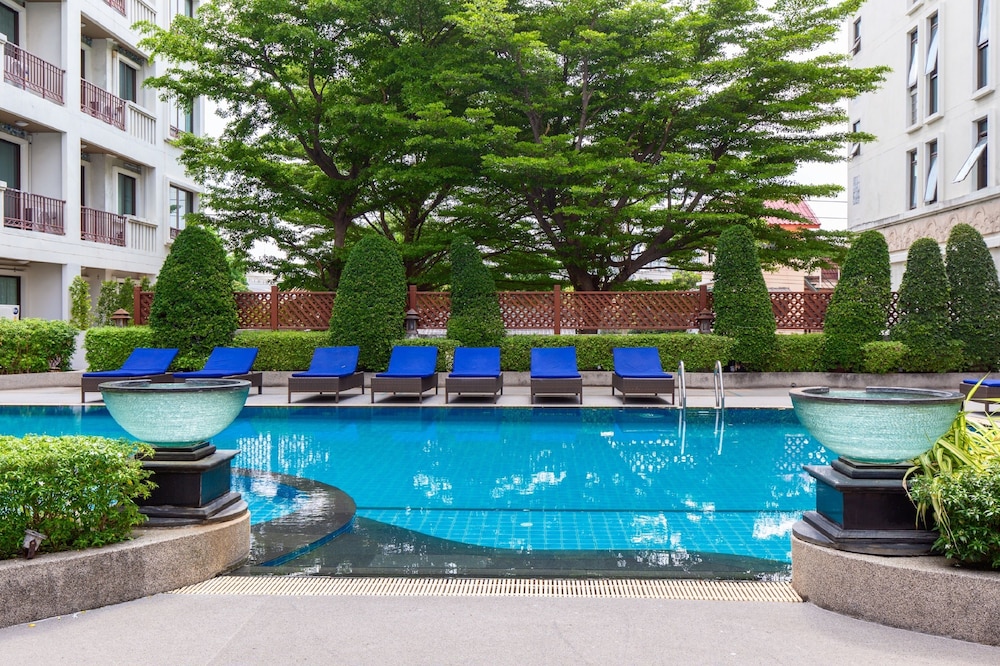 Lasalle Suites Spa 70/74
