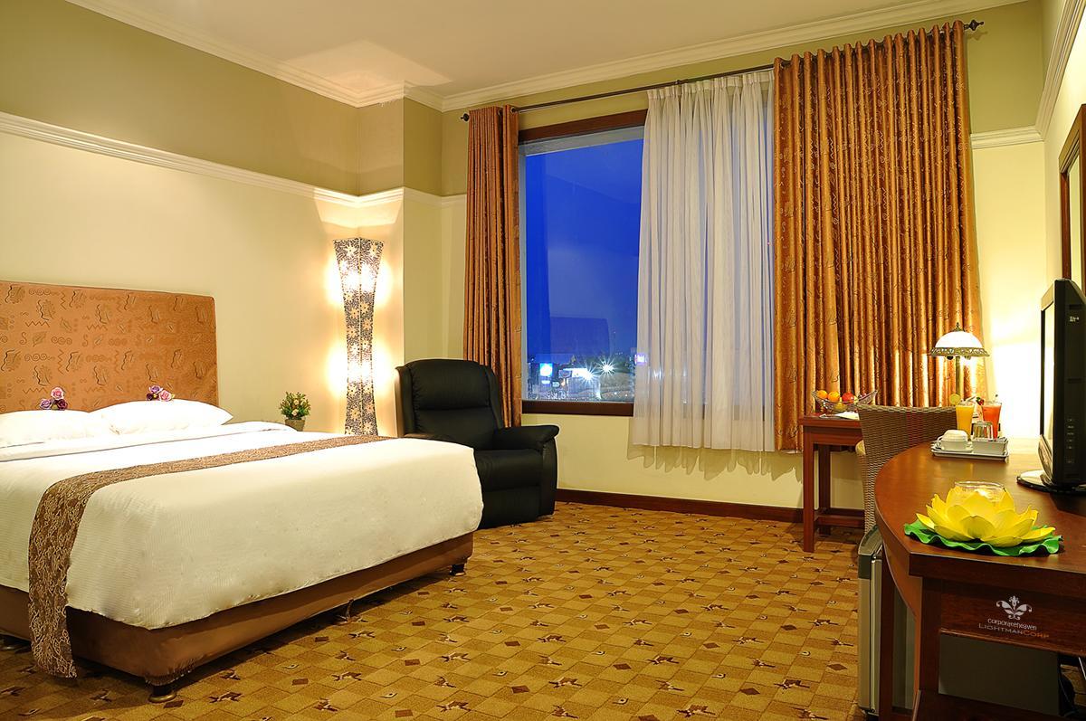 Grand Tryas Hotel 5/16